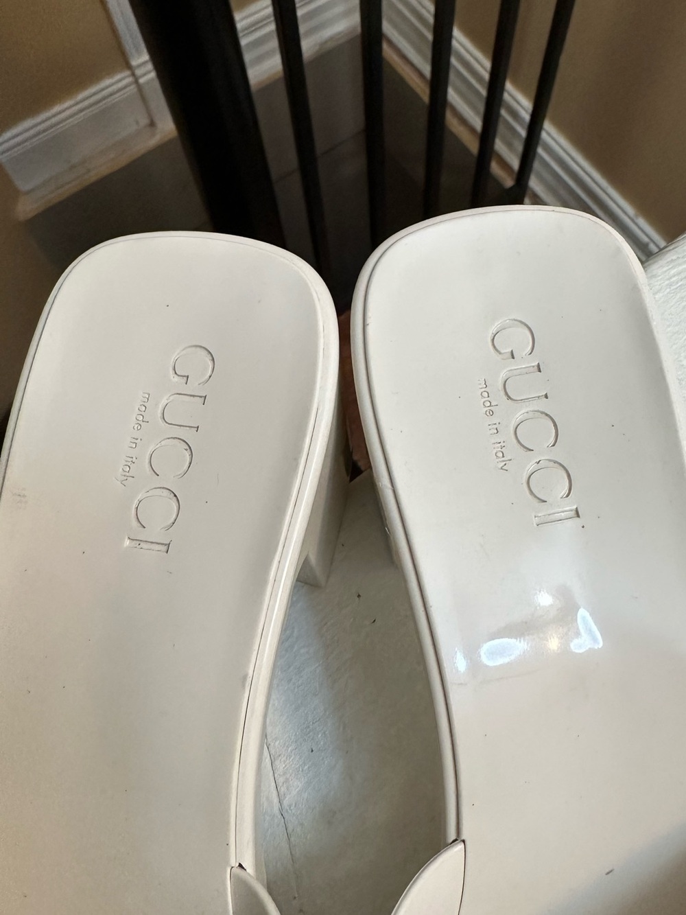 Gucci Off White Patent Logo Slide Mules Size 39 - Picture 3 of 5